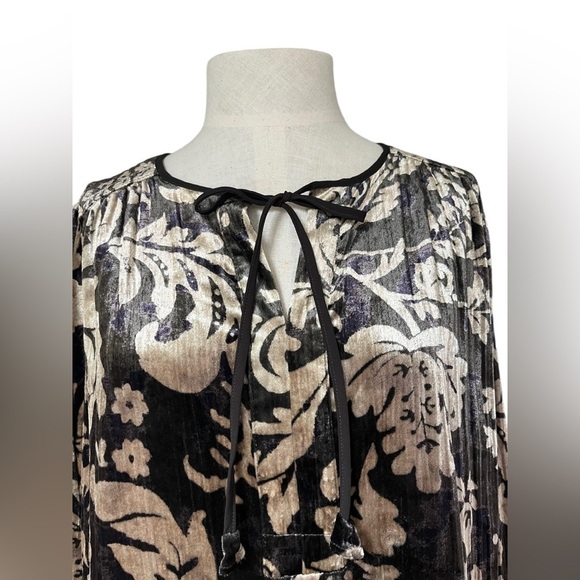 Anthropologie Faustine Velvet Peasant Blouse size x-small. - Picture 4 of 11